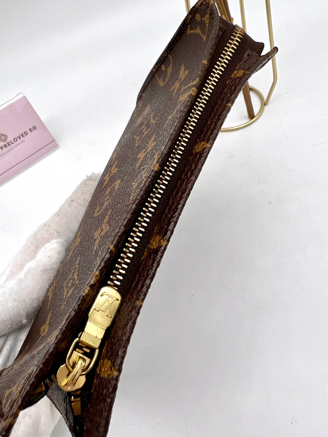 LOUIS VUITTON BUCKET POUCH MONOGRAM