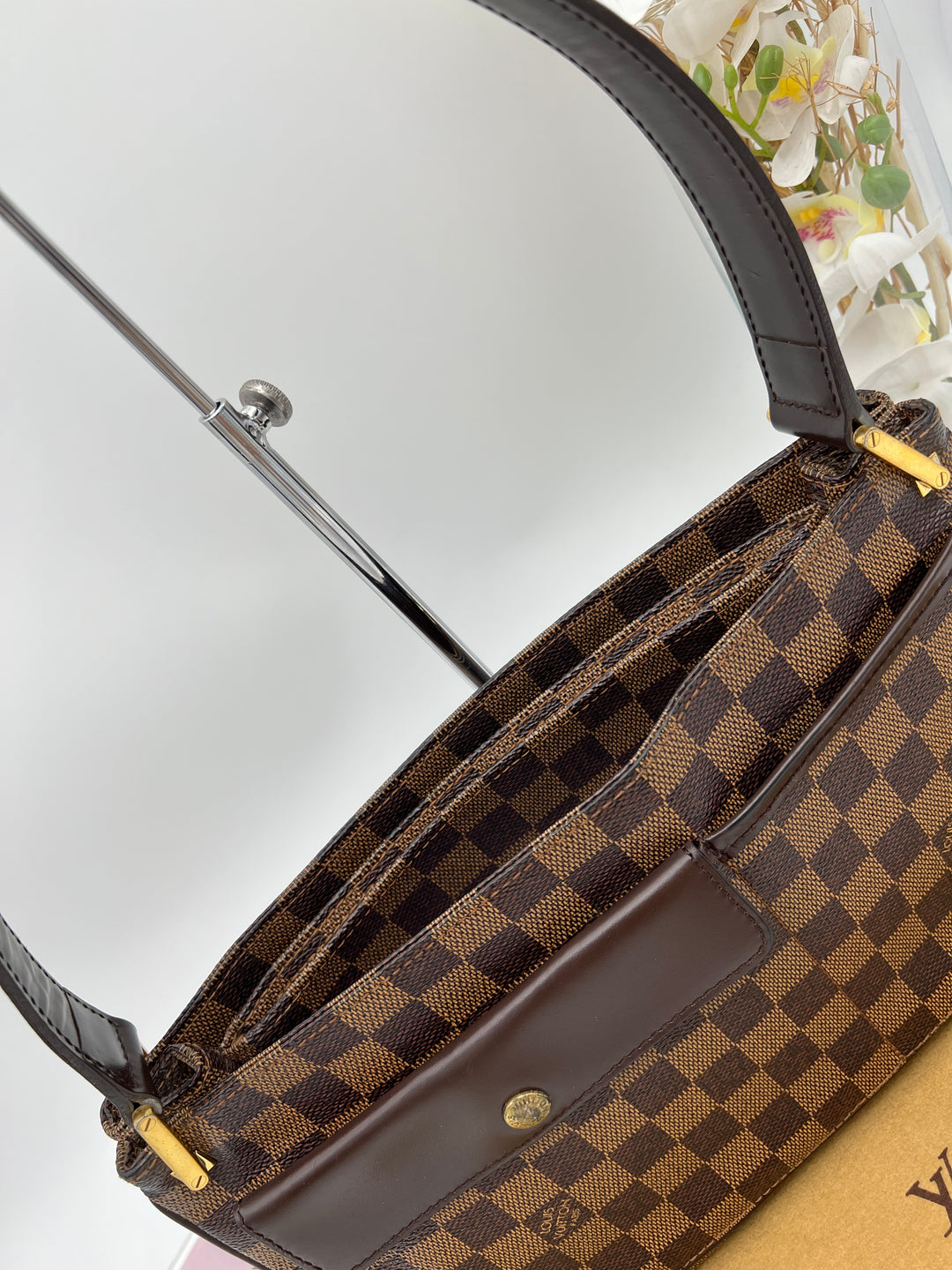 LOUIS VUITTON DAMIER AUBAGNE SHOULDER BAG