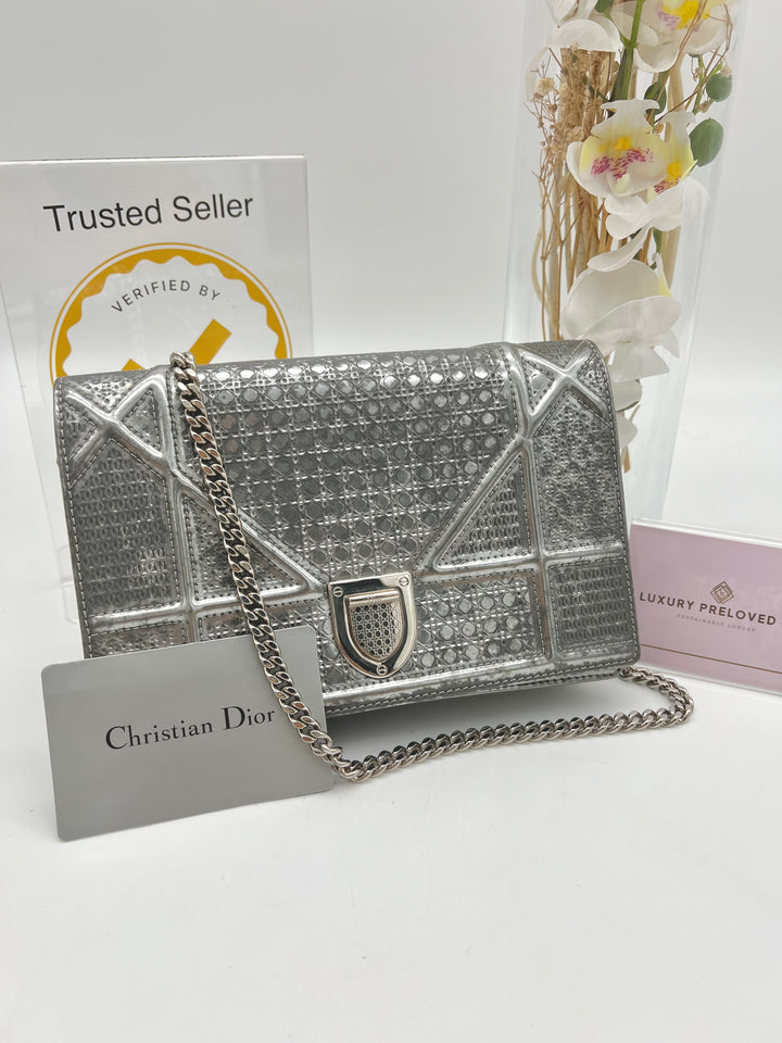 CHRISTIAN DIOR DIORAMA METALLIC SILVER CHAIN BAG