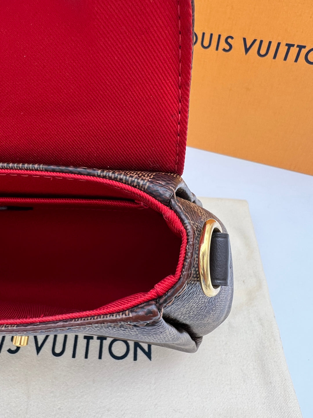 LOUIS VUITTON CROISETTE DAMIER