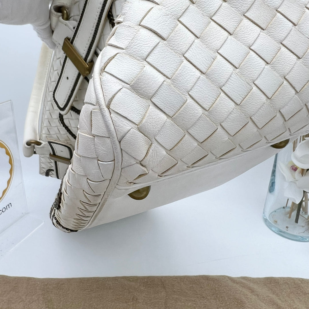 BOTTEGA VENETA WHITE CHAIN AROUND TOTE BAG