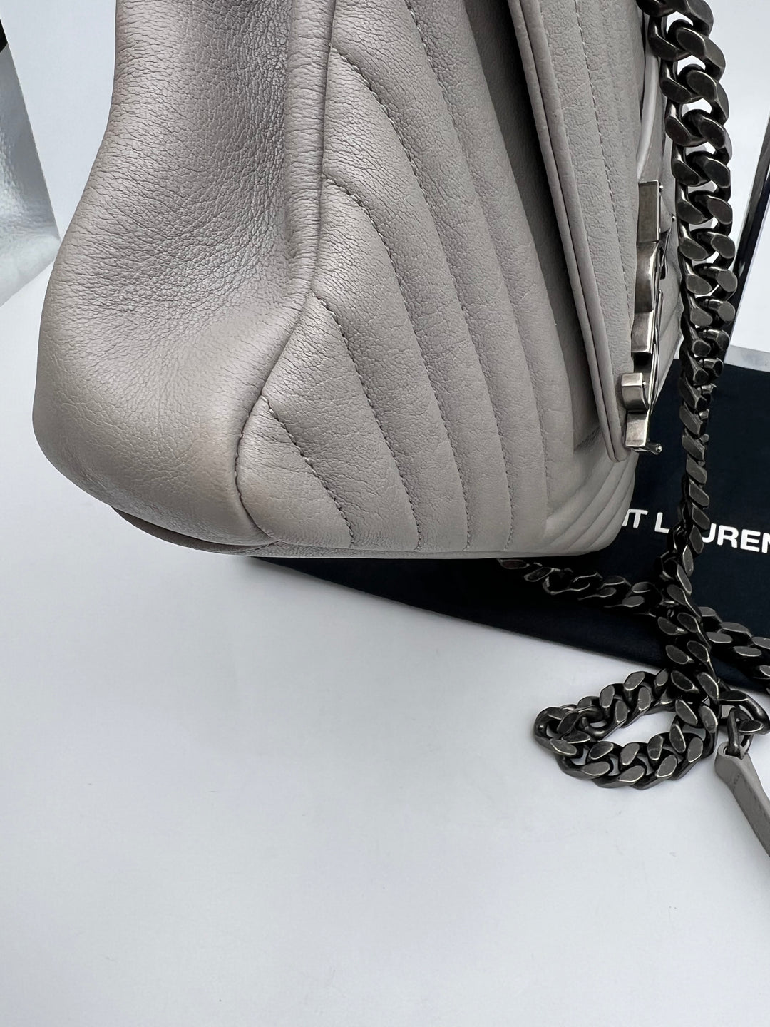 YVES SAINT LAURENT COLLEGE CHEVRON QUILTED BAG SHW MEDIUM