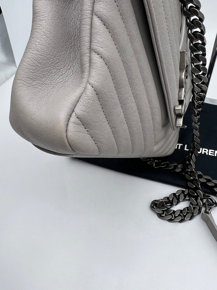 YVES SAINT LAURENT COLLEGE CHEVRON QUILTED BAG SHW MEDIUM