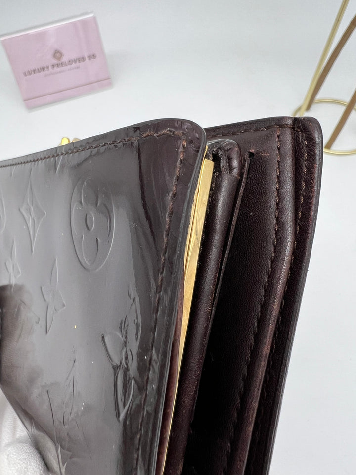 LOUIS VUITTON KISSLOCK WALLET VERNIS