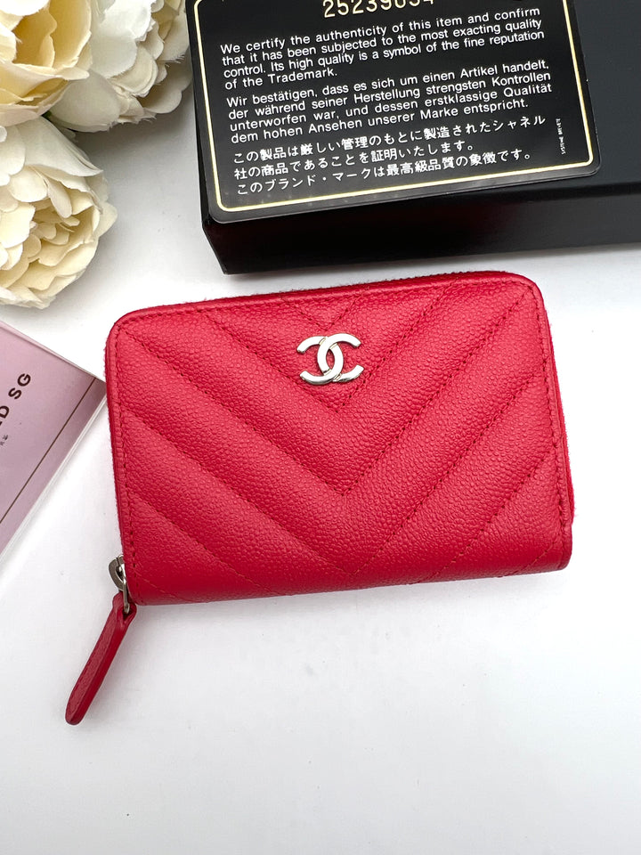 CHANEL CHEVRON ZIP COIN WALLET