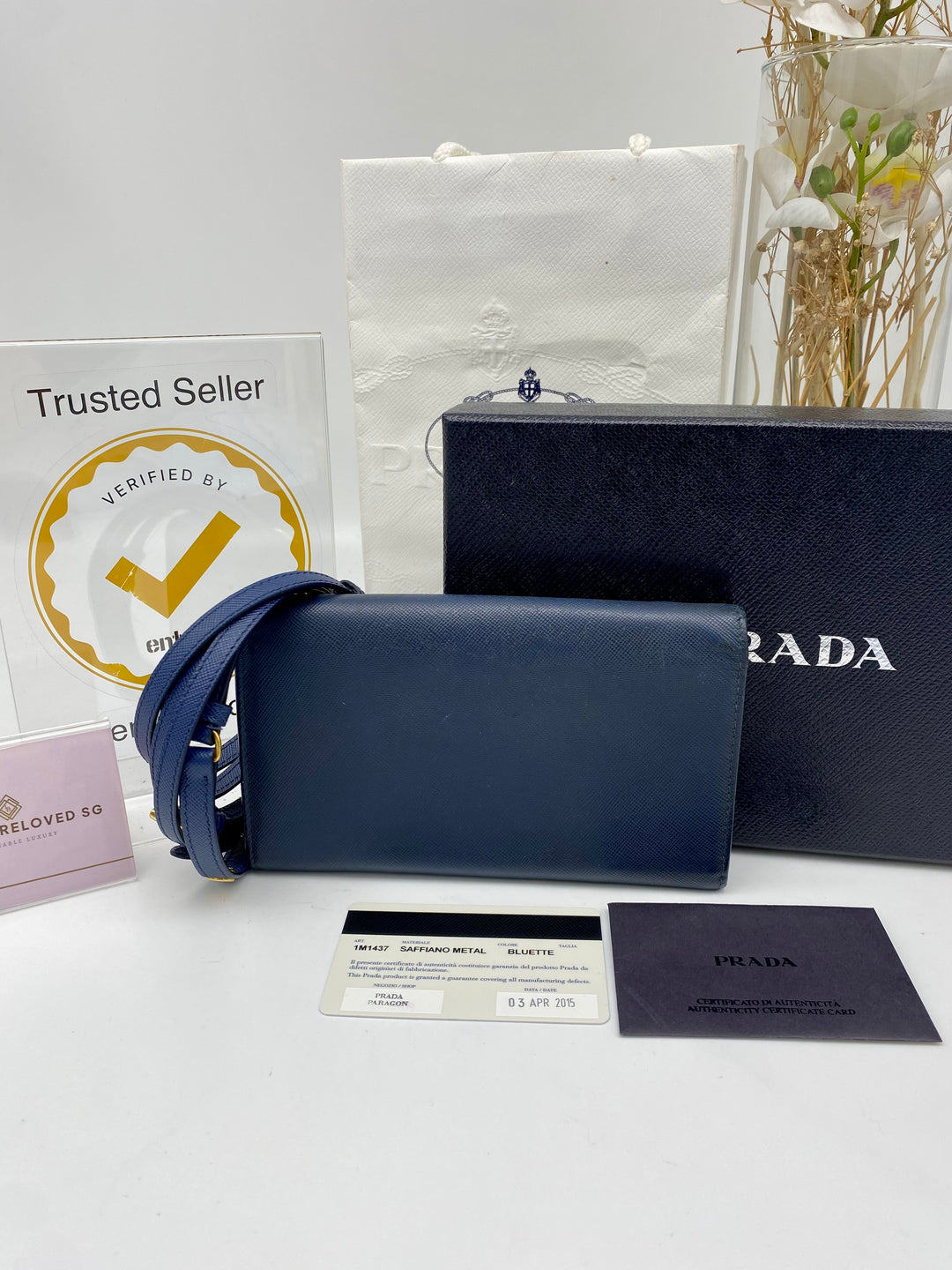 PRADA SAFFIANO WALLET ON CHAIN