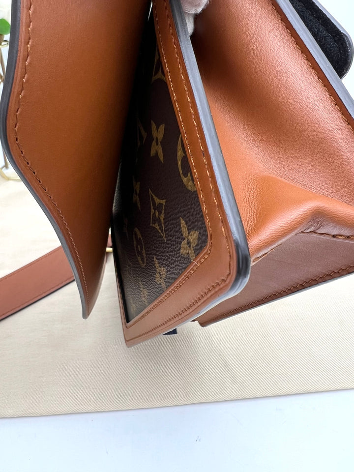 LOUIS VUITTON DAUPHINE REVERSED BELT BAG