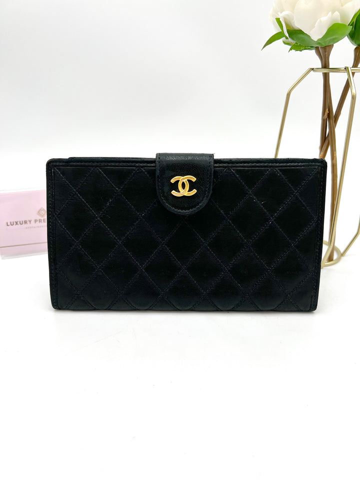 CHANEL VINTAGE QUILTED LAMBSKIN WALLET