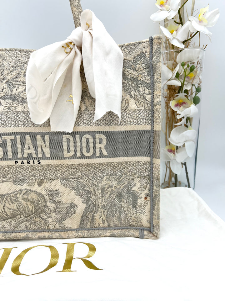 CHRISTIAN DIOR OBLIQUE BOOK TOTE GREY