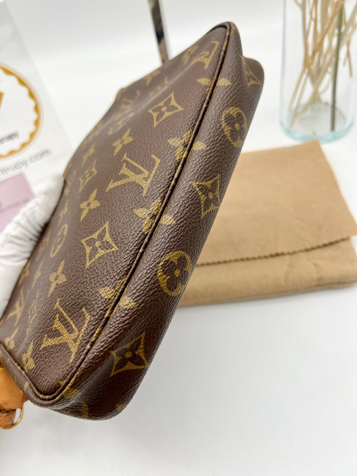 LOUIS VUITTON POCHETTE ACCESSOIRES MONOGRAM