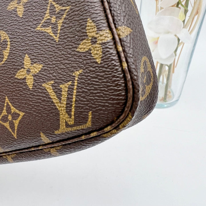 LOUIS VUITTON POCHETTE ACCESSOIRES MONOGRAM