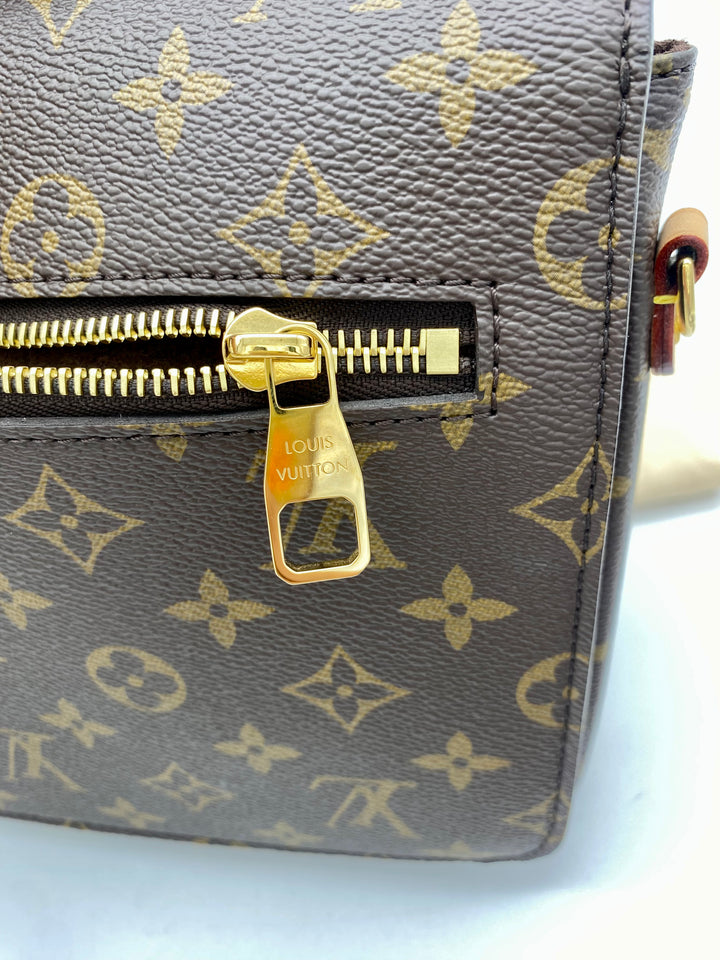 LOUIS VUITTON POCHETTE METIS MONOGRAM