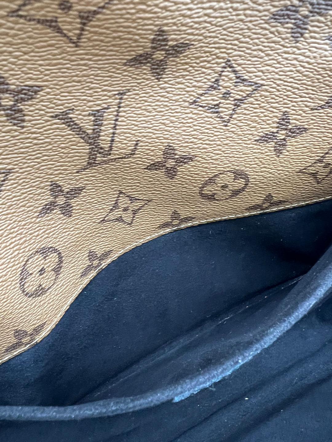 LOUIS VUITTON POCHETTE METIS MONOGRAM REVERSED