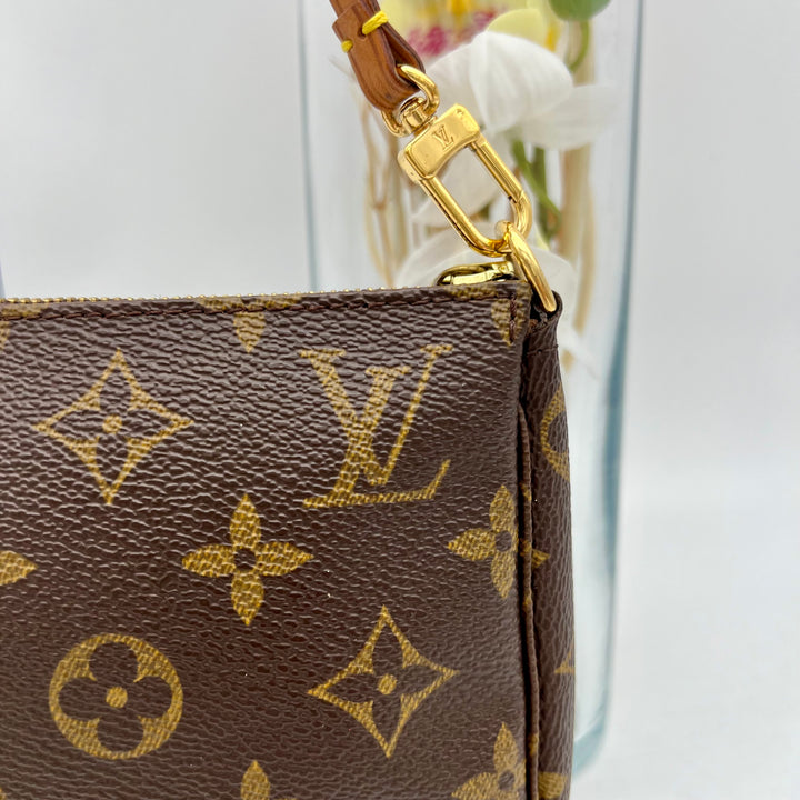 LOUIS VUITTON POCHETTE ACCESSOIRES MONOGRAM