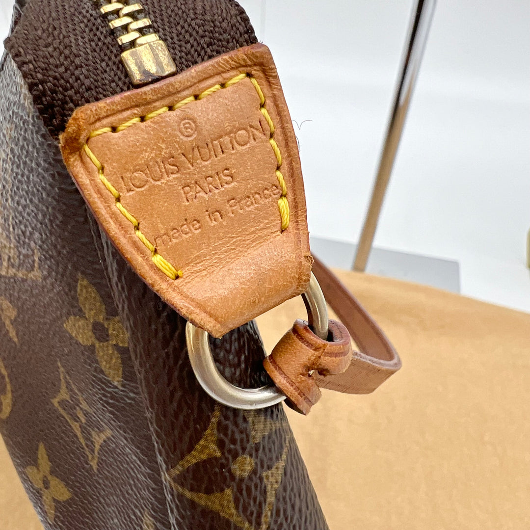 LOUIS VUITTON POCHETTE ACCESSOIRES MONOGRAM