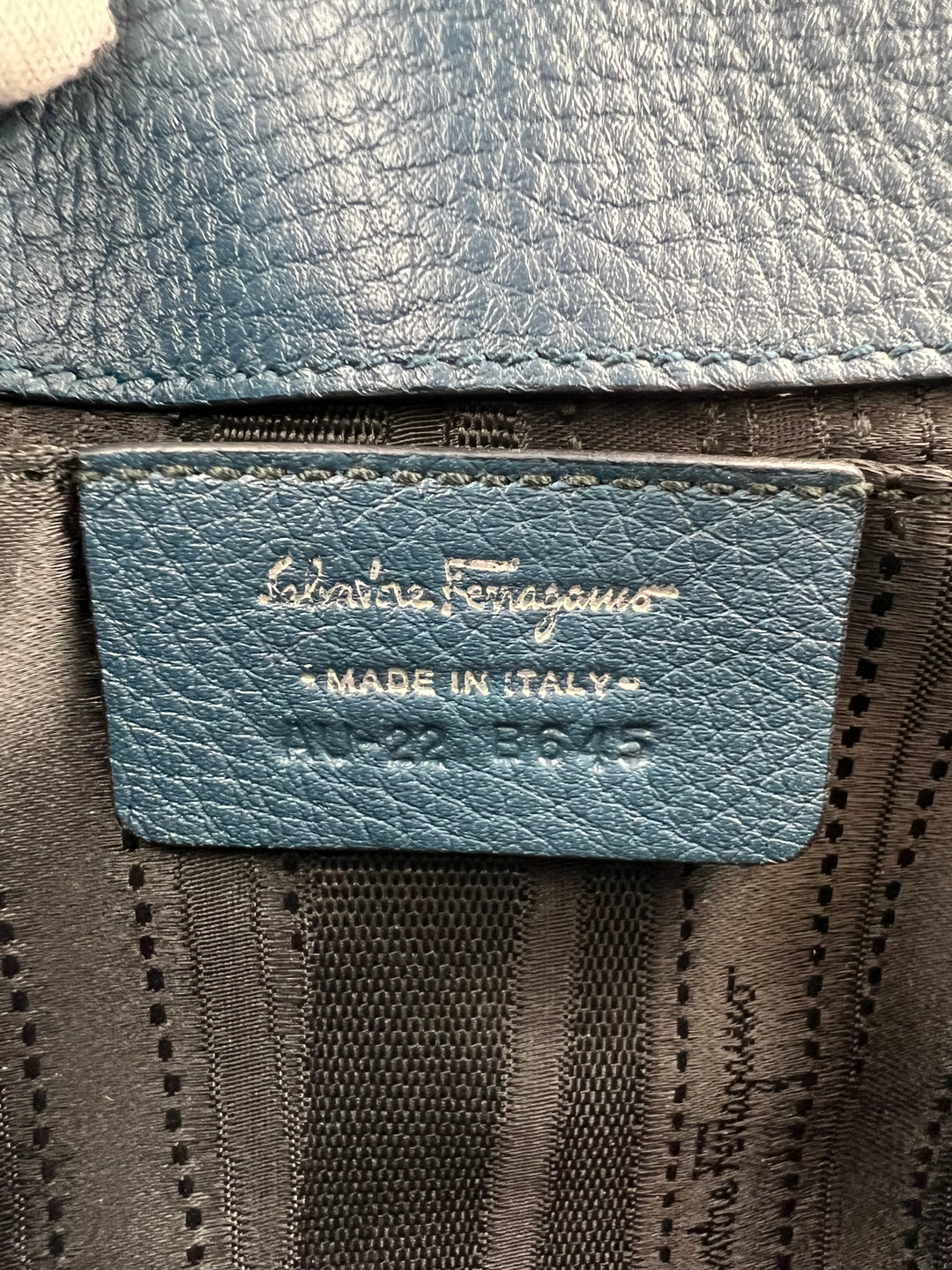 FERRAGAMO GANCINI FLAP SLING BAG