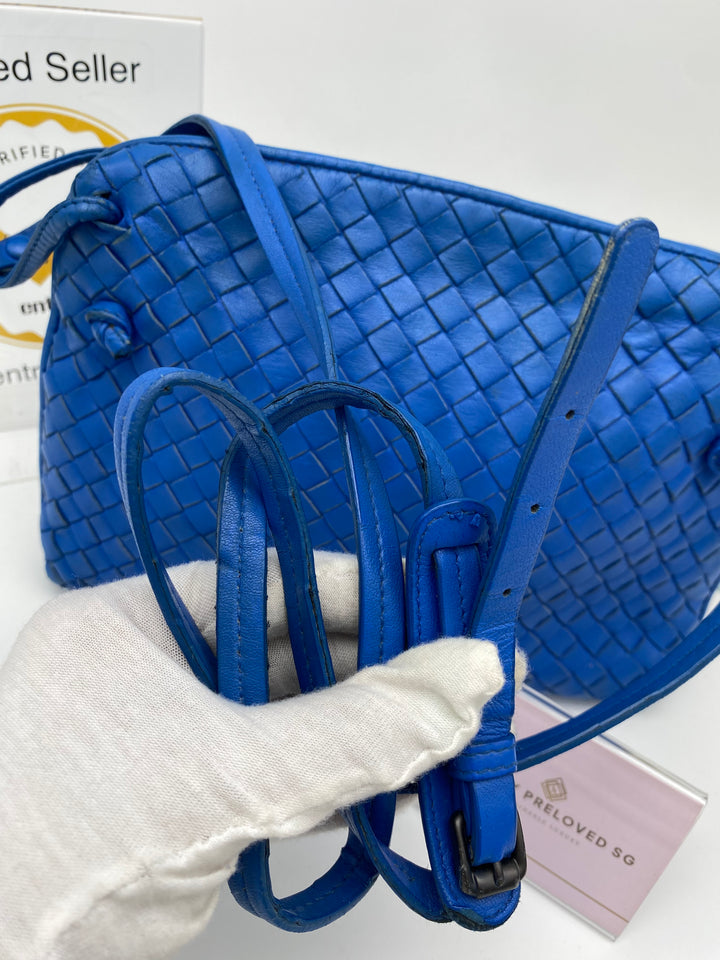 BOTTEGA BLUE LEATHER SLING