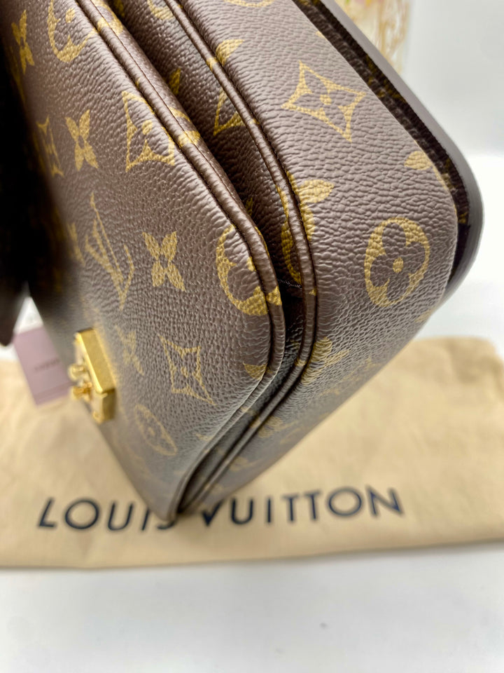 LOUIS VUITTON POCHETTE METIS MONOGRAM