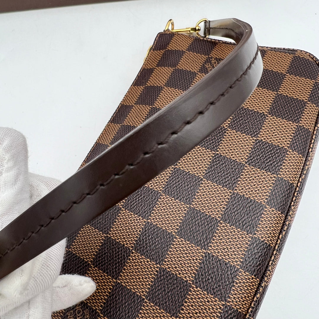 LOUIS VUITTON DAMIER EBENE POCHETTE ACCESSOIRES (new model)