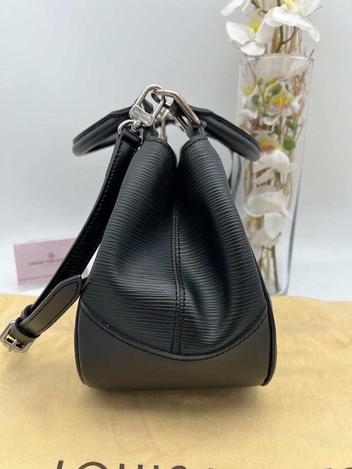 LOUIS VUITTON EPI LEATHER SAC MONTAIGNE