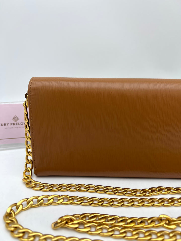 PRADA SAFFIANO WALLET ON CHAN