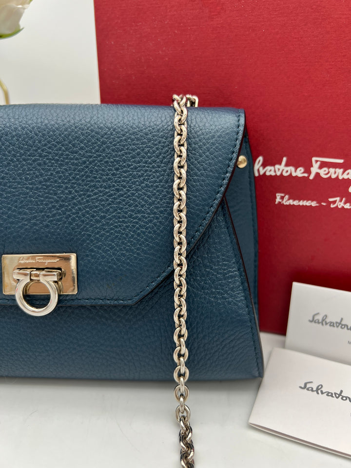 FERRAGAMO GANCINI FLAP SLING BAG