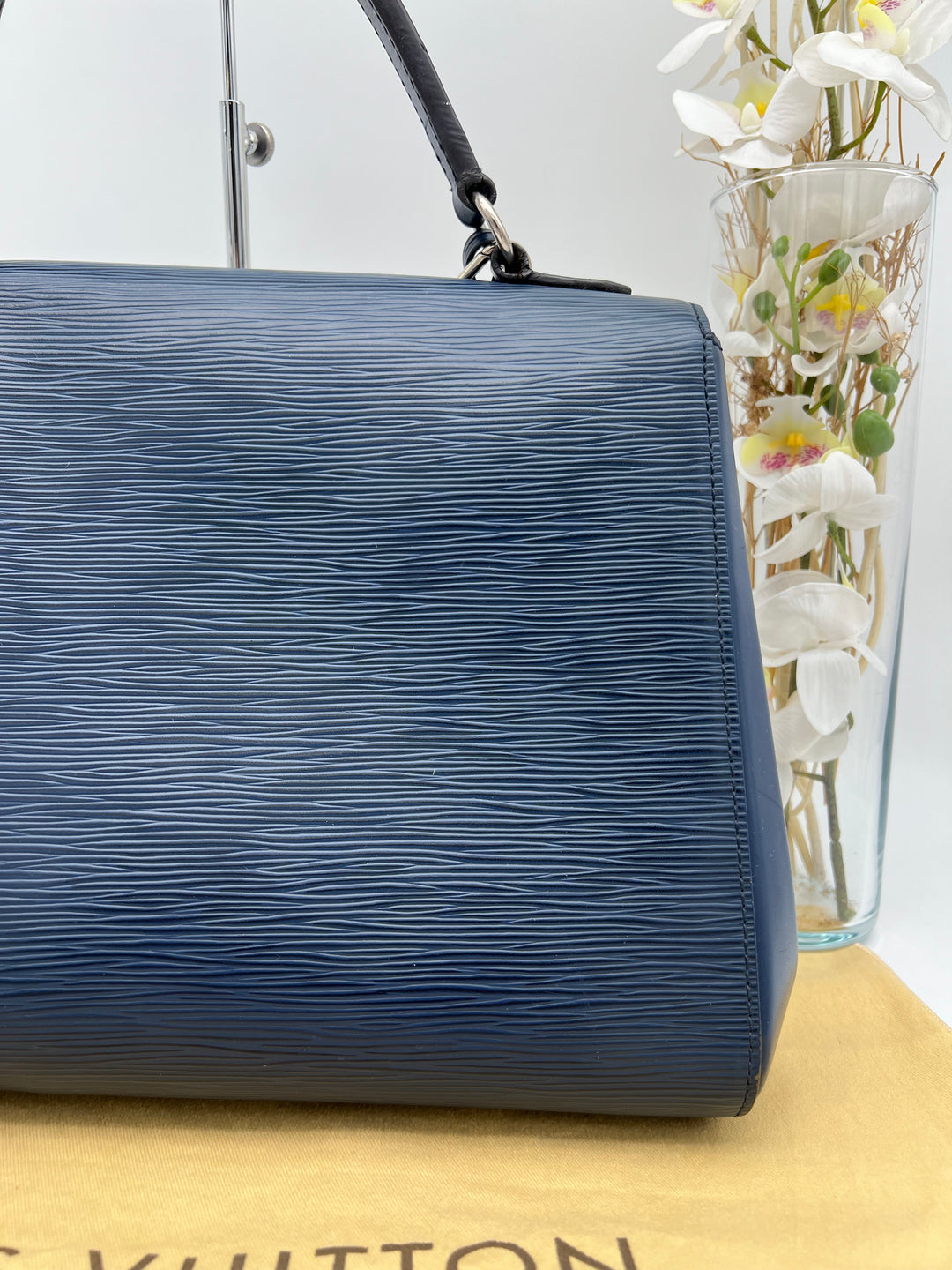 LOUIS VUITTON CLUNY EPI 2 WAY