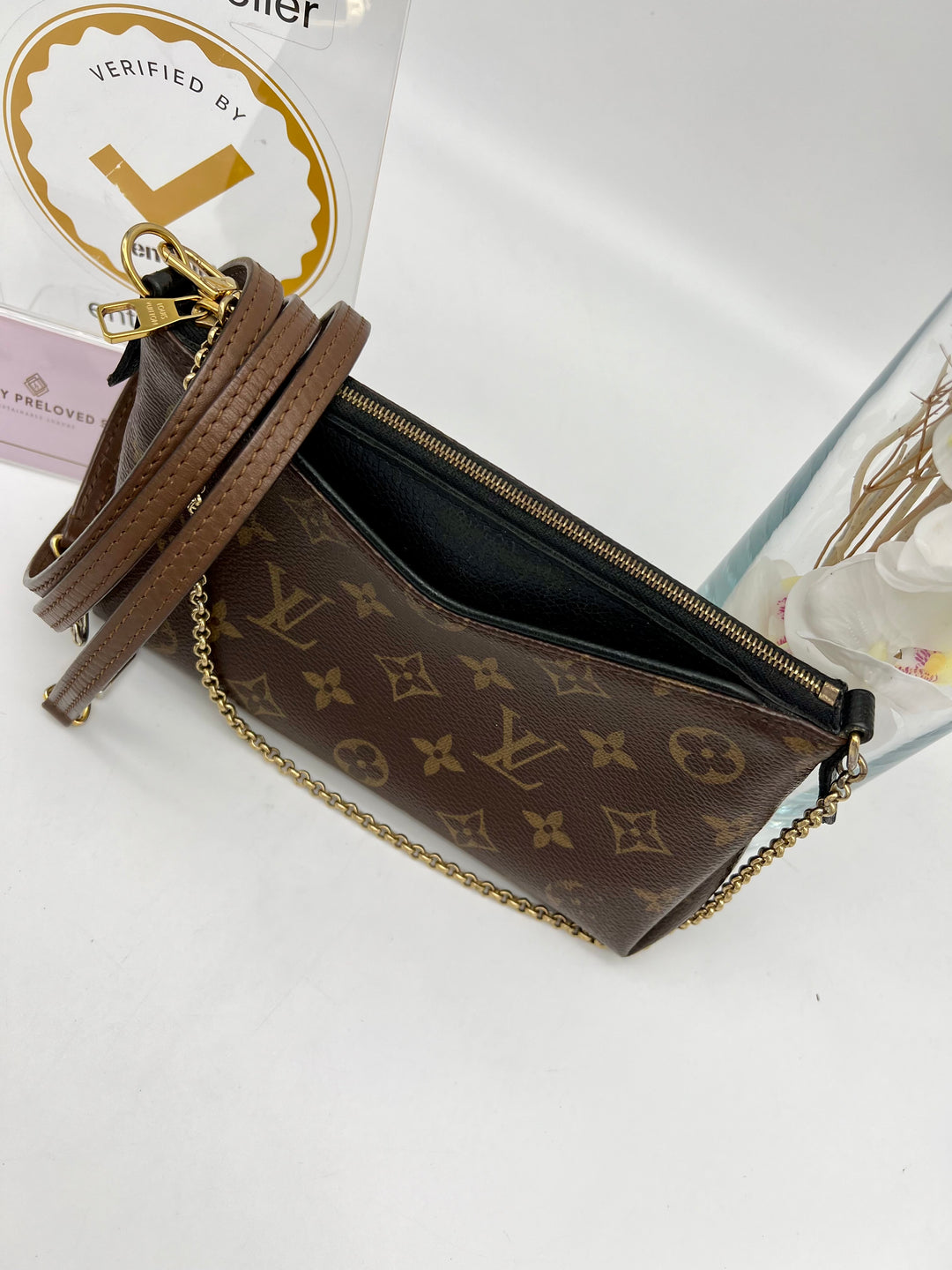 LOUIS VUITTON PALLAS NOIR SHOULDER BAG