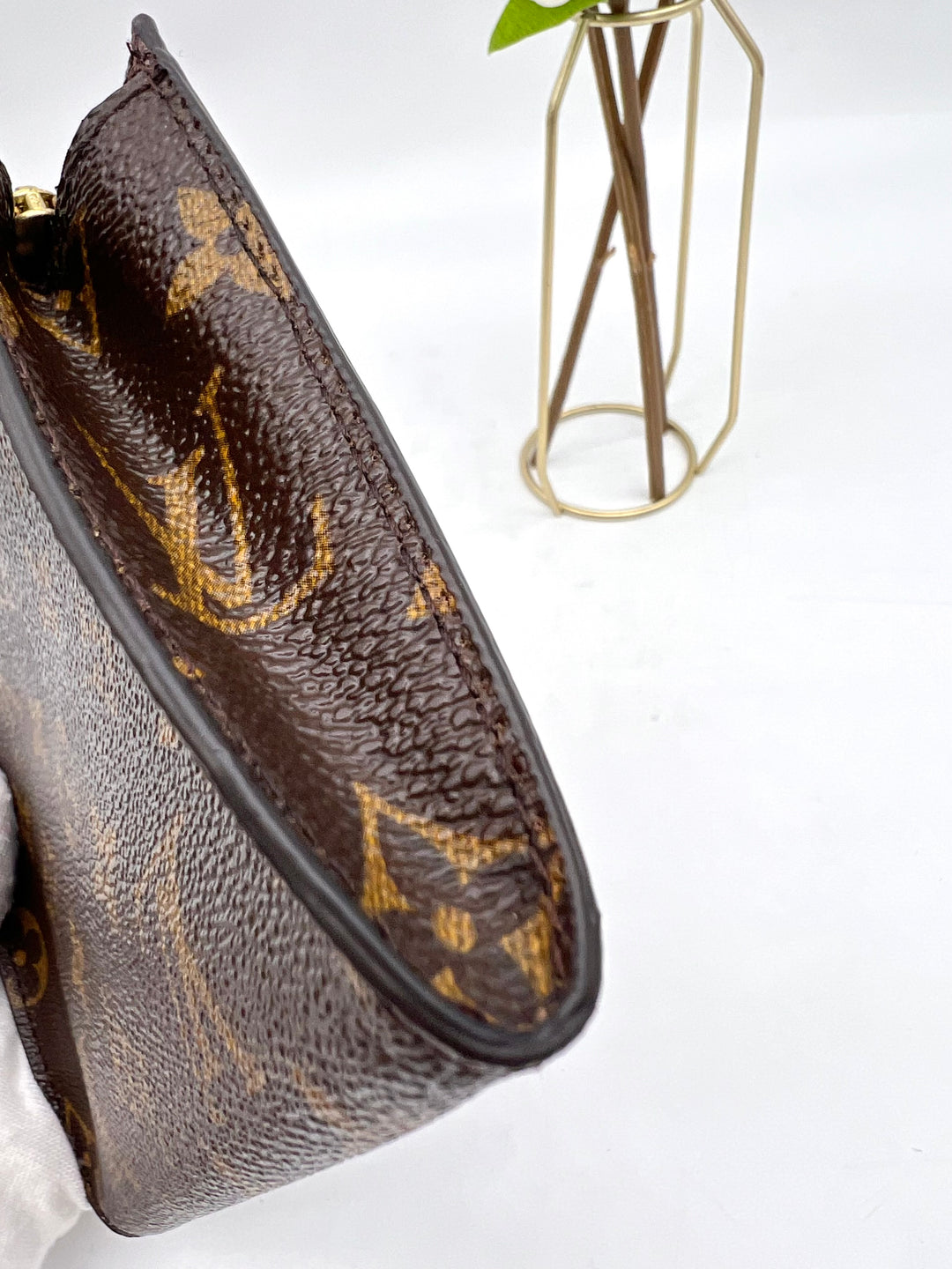 LOUIS VUITTON BUCKET POUCH MONOGRAM