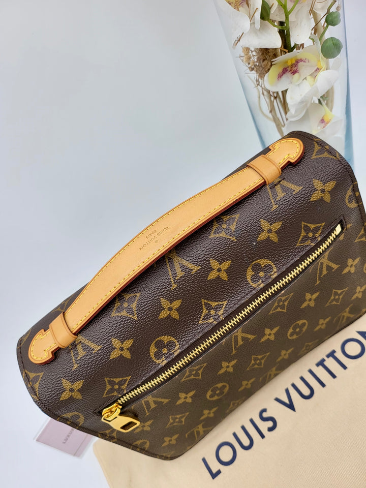 LOUIS VUITTON POCHETTE METIS MONOGRAM