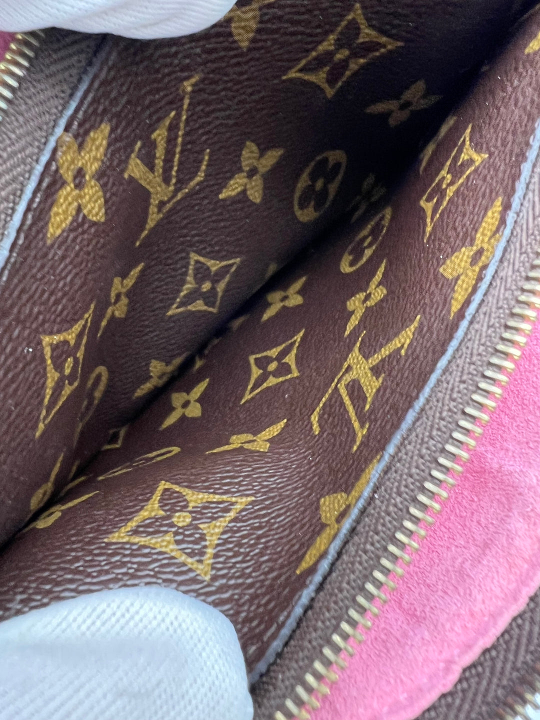 LOUIS VUITTON DOUBLE ZIP POCHETTE ( VIVIEN HOT AIR BALLOON )