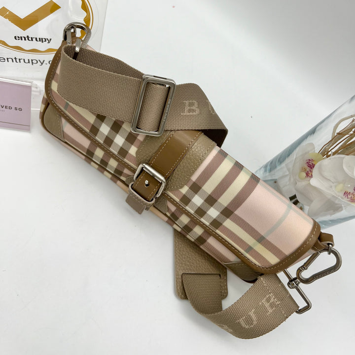 BURBERRY LONDON PVC SLING BAG