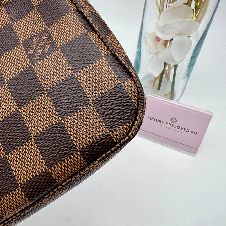 LOUIS VUITTON DAMIER EBENE POCHETTE ACCESSOIRES (new model)