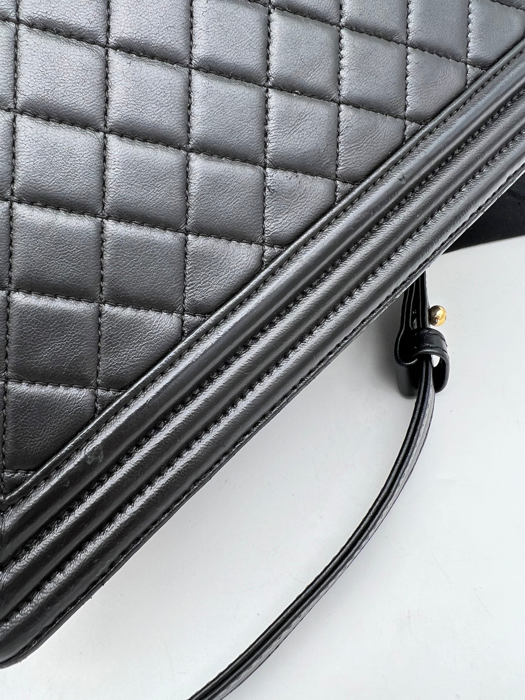 CHANEL LAMBSKIN NEW MEDIUM BOY GHW