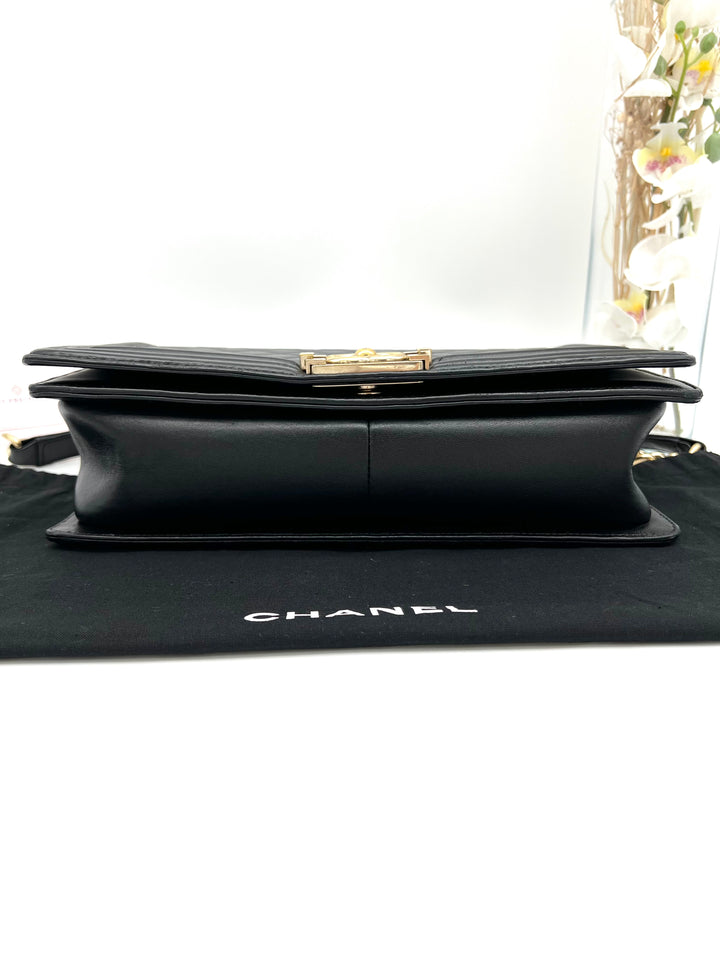 CHANEL LAMBSKIN NEW MEDIUM BOY GHW
