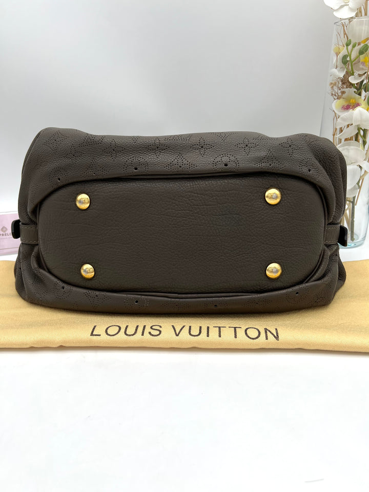 LOUIS VUITTON MAHINA XS HOBO
