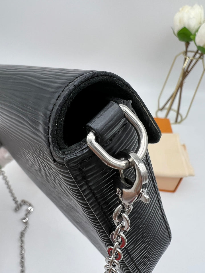 LOUIS VUITTON FELICIE EPI LEATHER