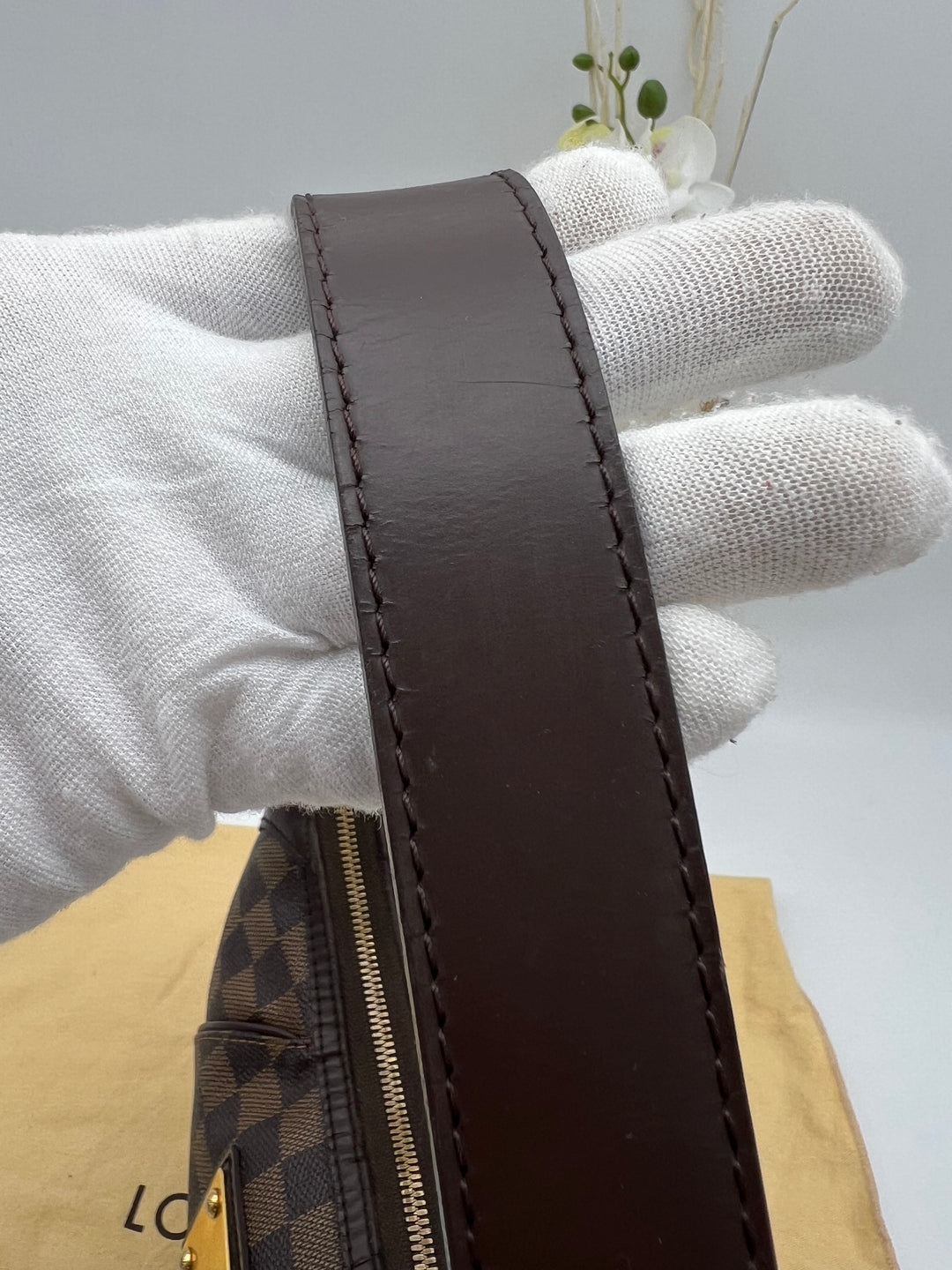 LOUIS VUITTON THAMES MM DAMIER