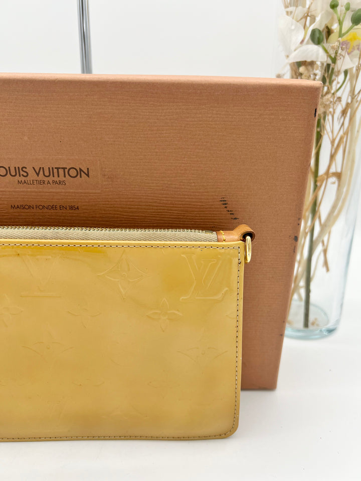 LOUIS VUITTON  POCHETTE PATENT