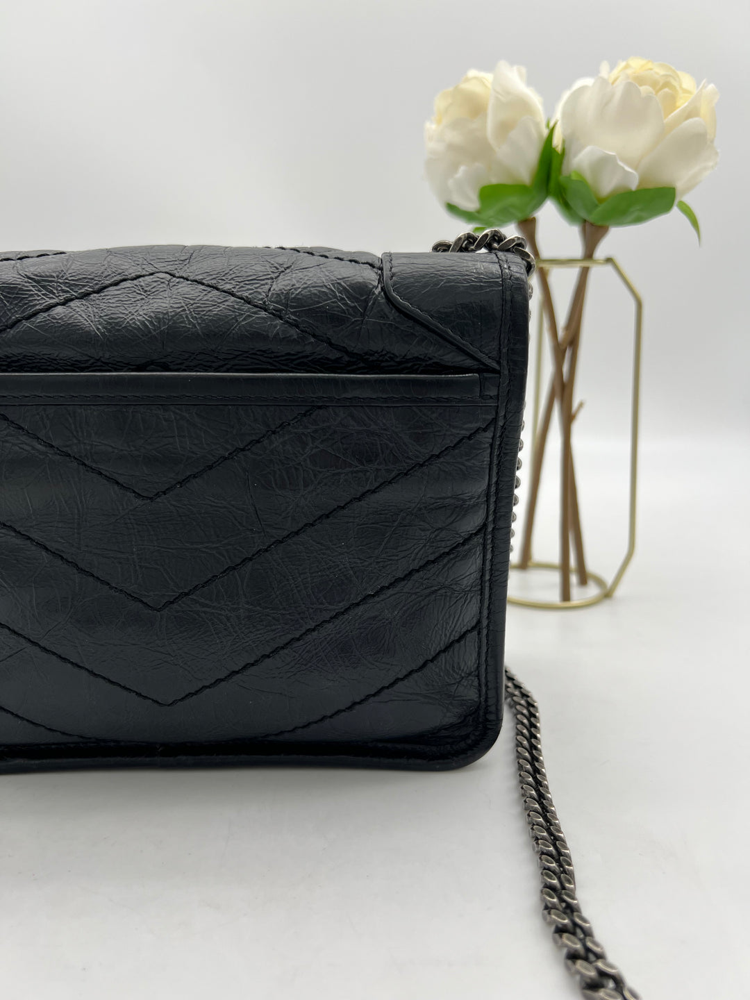 YVES STAINT LAURENT NIKKI CHAIN SHOULDER BAG