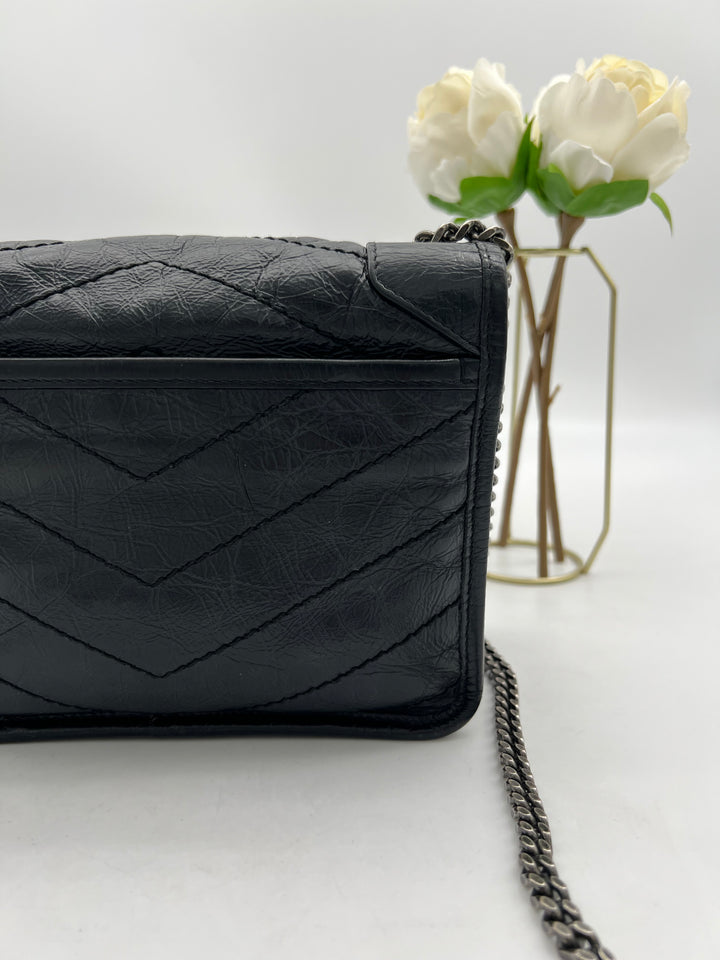 YVES STAINT LAURENT NIKKI CHAIN SHOULDER BAG
