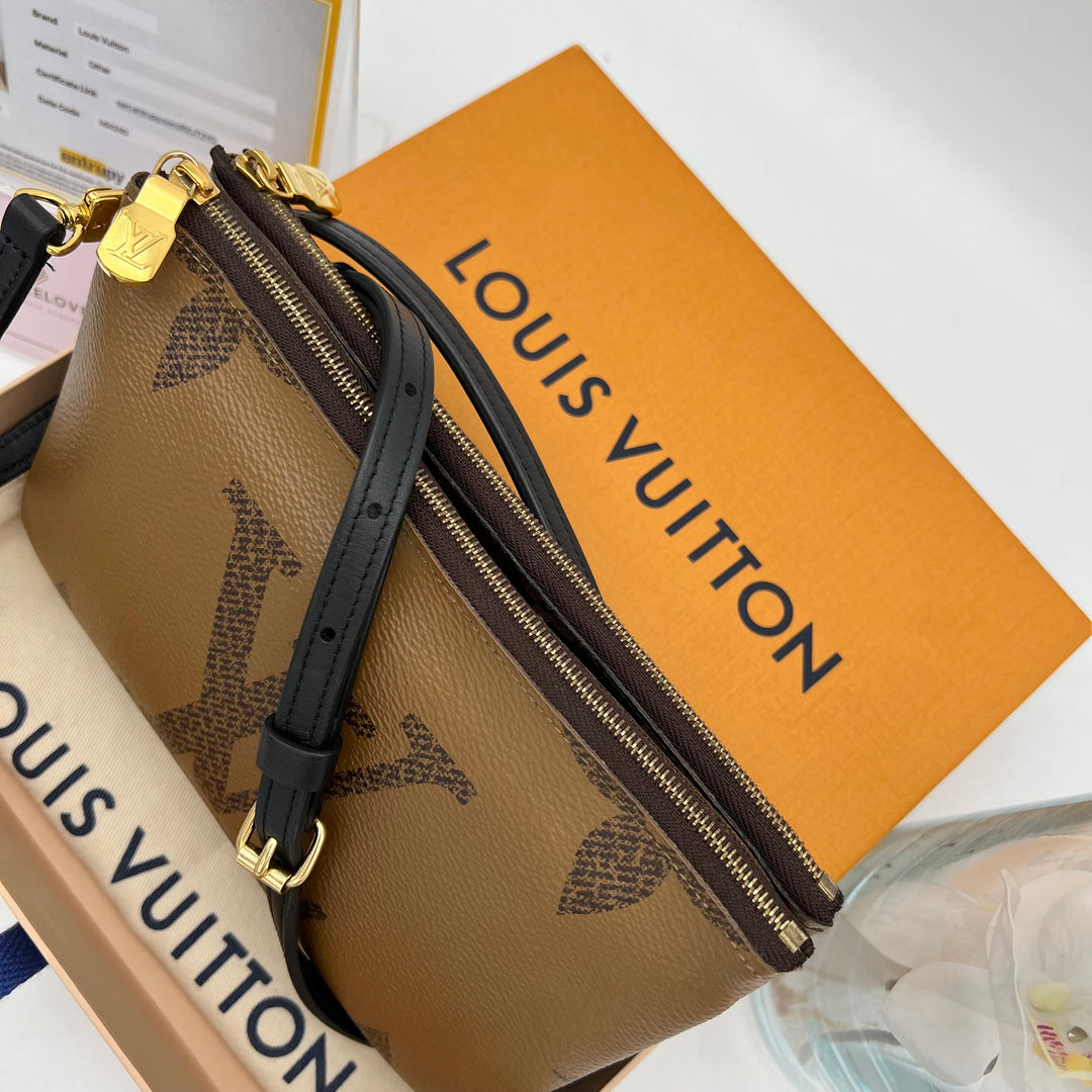 LOUIS VUITTON TWIN POCHETTE REVERSE