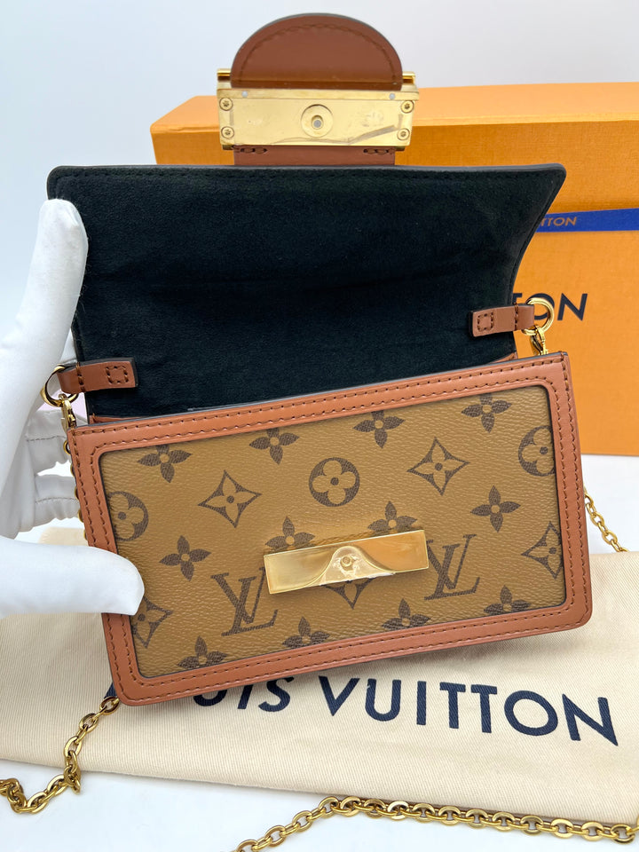 LOUIS VUITTON DAUPHINE WALLET ON CHAIN (RFID)