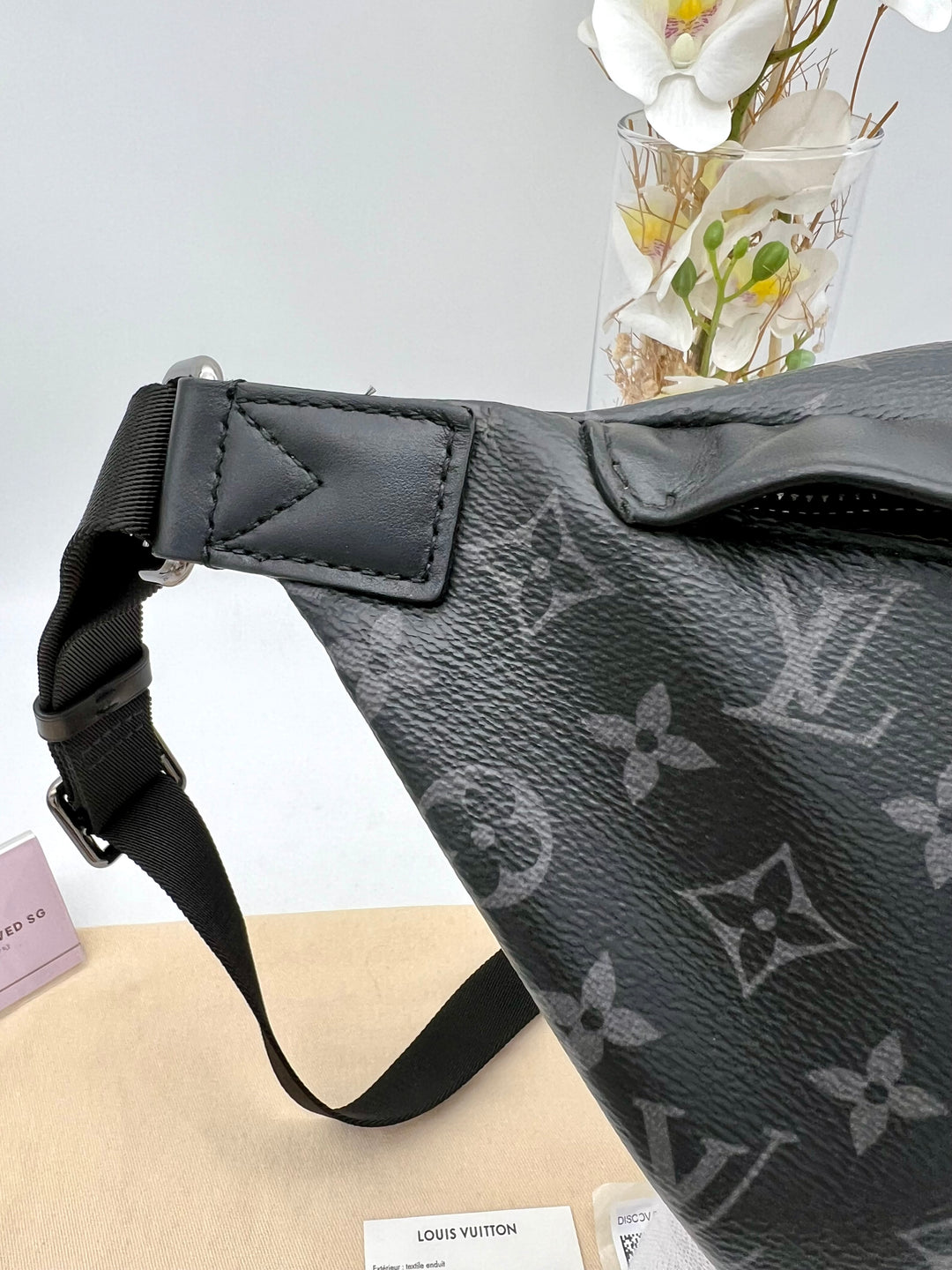 LOUIS VUITTON DISCOVERY BUM BAG