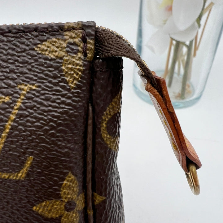 LOUIS VUITTON POCHETTE ACCESSOIRES MONOGRAM