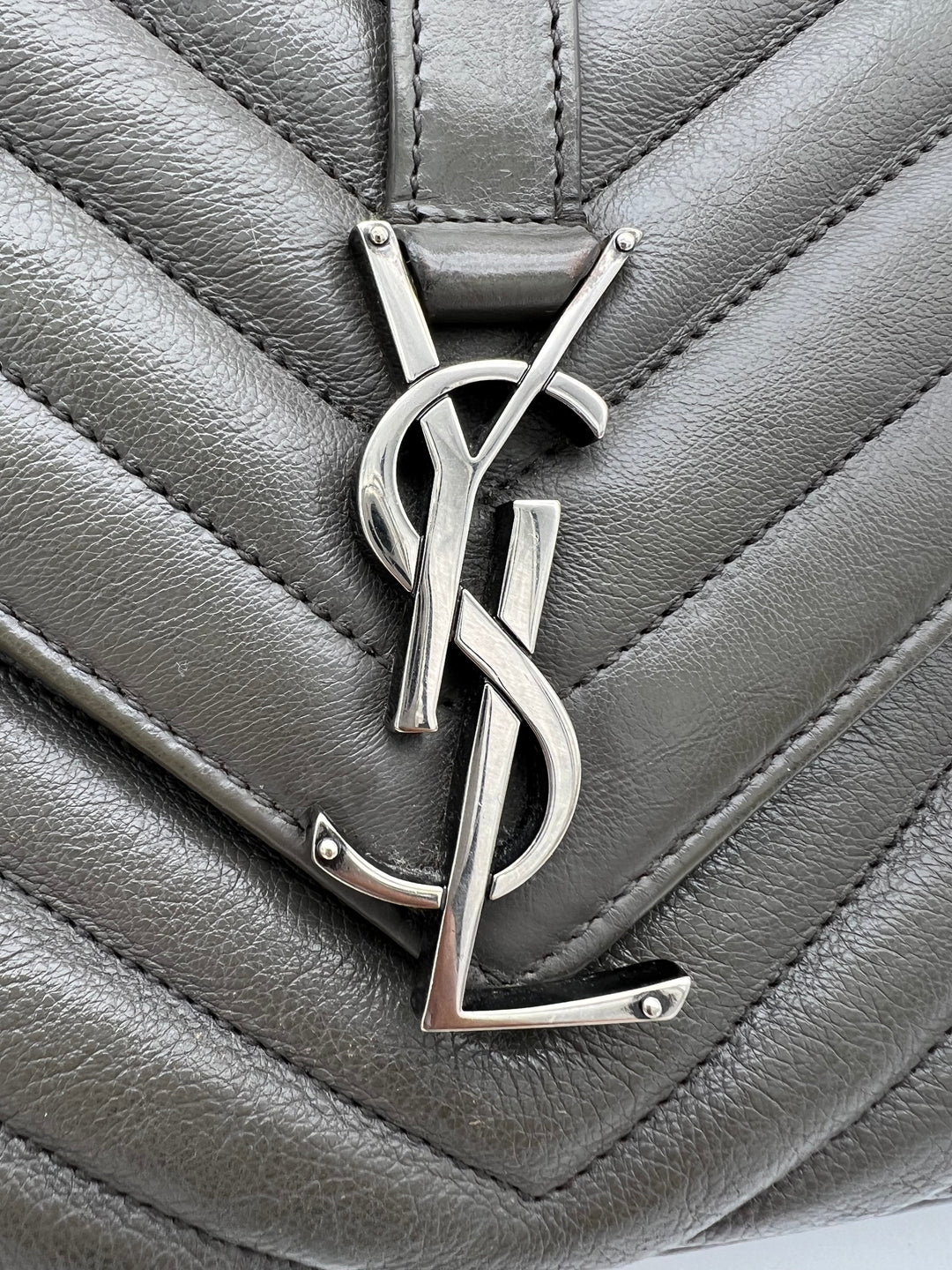 YVES SAINT LAURENT COLLEGE CHEVRON QUILTED BAG SHW MEDIUM