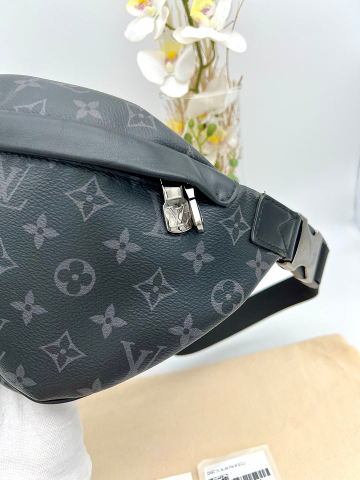 LOUIS VUITTON DISCOVERY BUM BAG