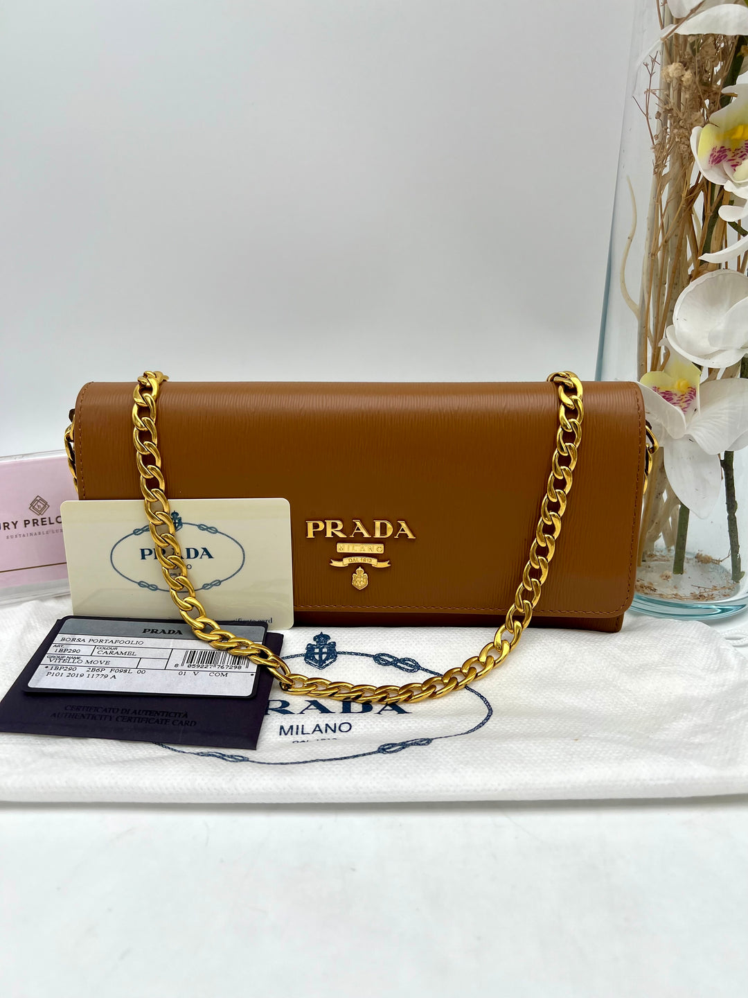 PRADA SAFFIANO WALLET ON CHAN