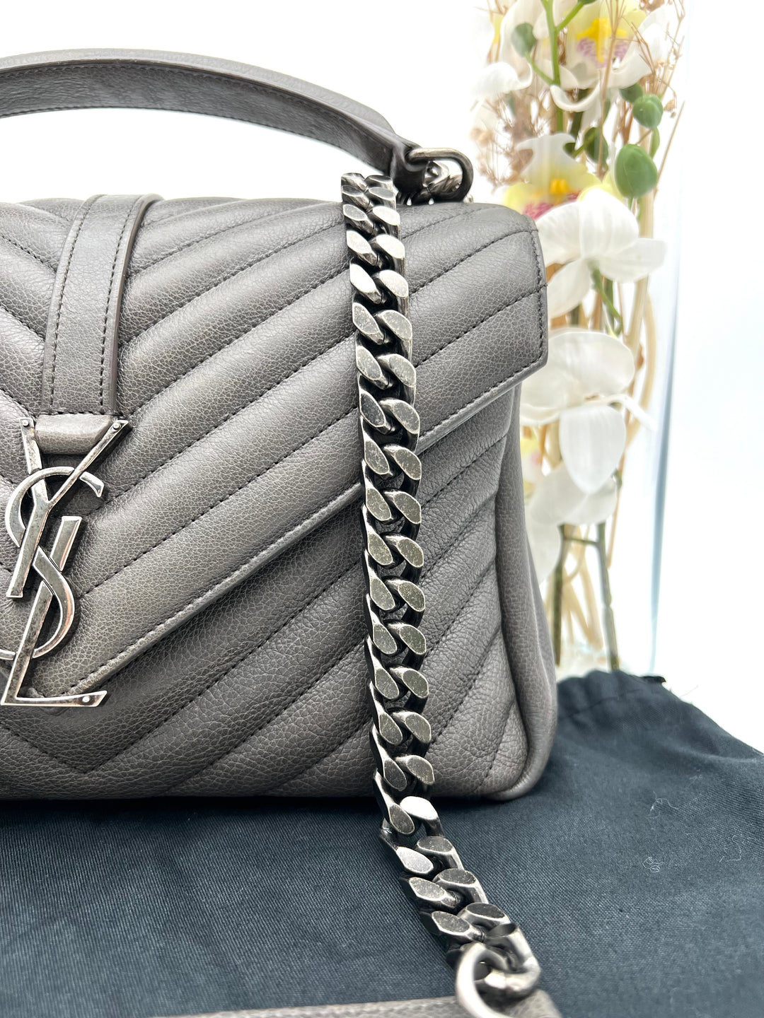 YVES SAINT LAURENT COLLEGE CHEVRON QUILTED BAG SHW MEDIUM