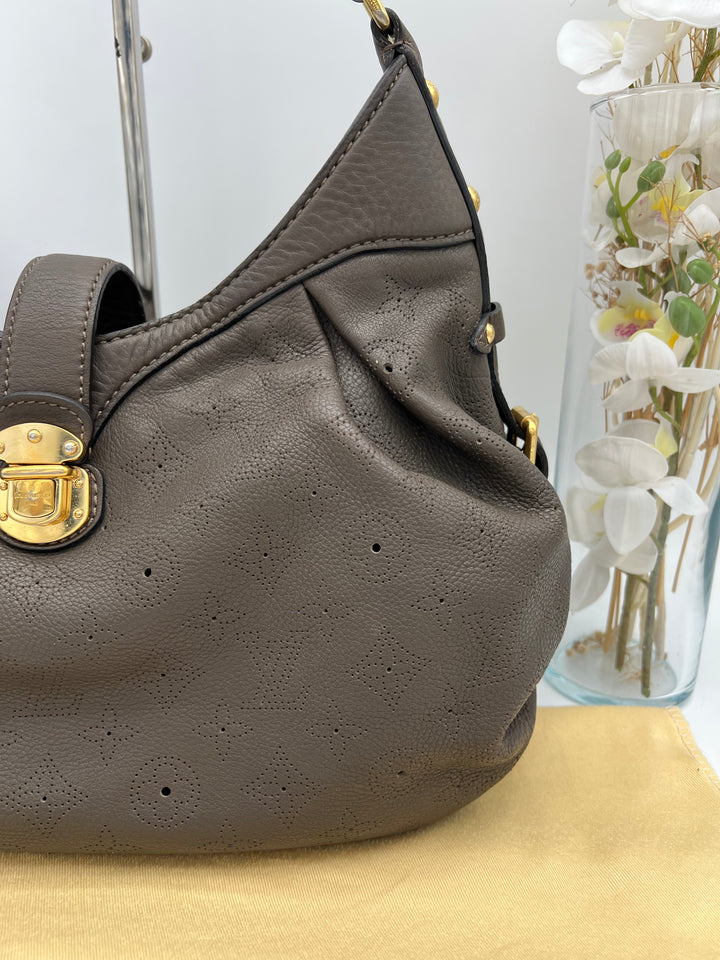 LOUIS VUITTON MAHINA XS HOBO